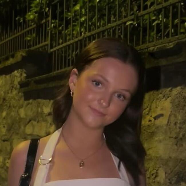 Babysitter in Newcastle: Sofie