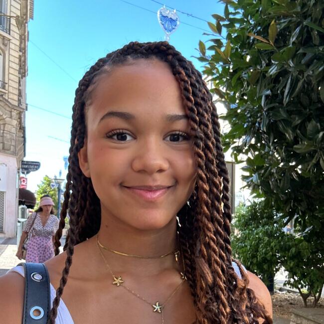 Babysitter in Bordeaux: Othilie