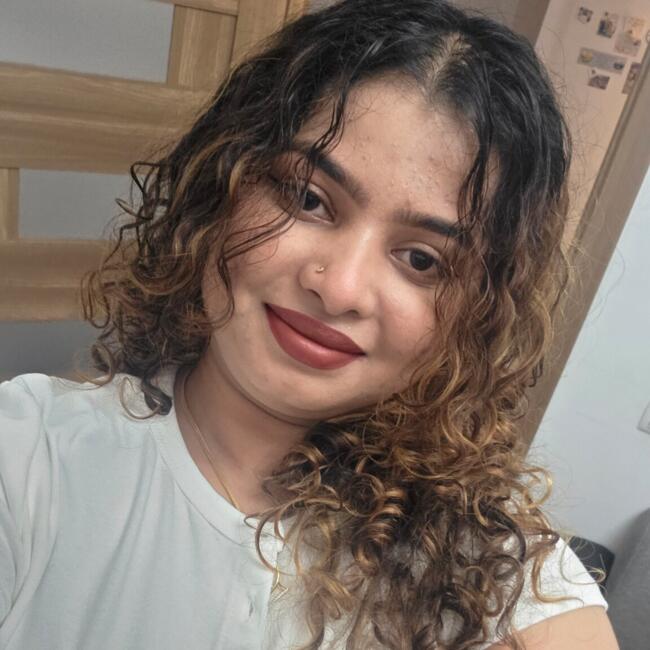 Babysitter in Bucharest: Sayani Dilrukshi