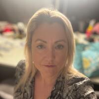 Sarah thompson