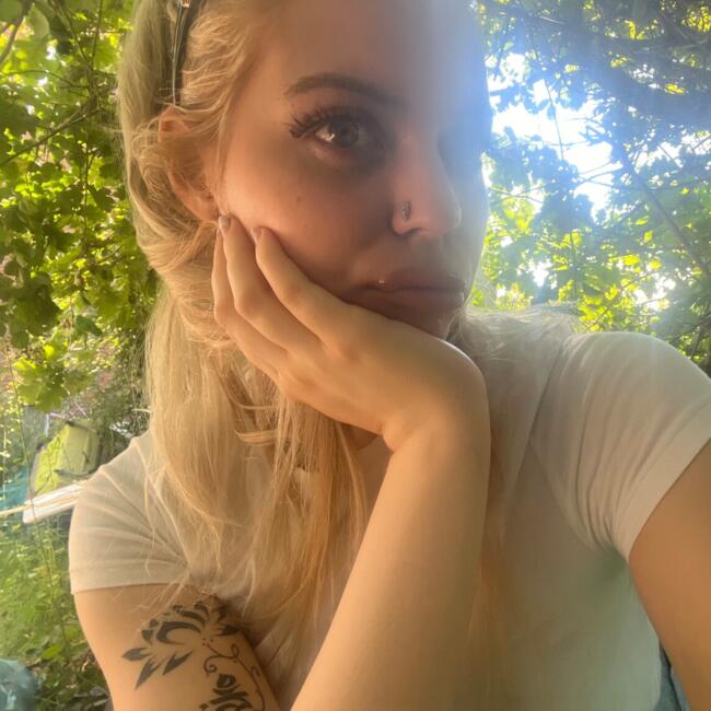 Babysitter in Heist-op-den-Berg: Anika