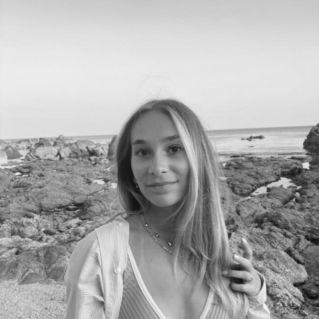 Babysitter in Angers: Poppie