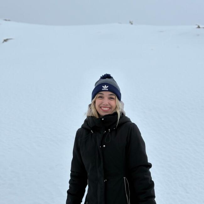 Babysitter in Petroúpolis: Savvina