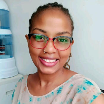 Babysitter Nairobi: Ivy