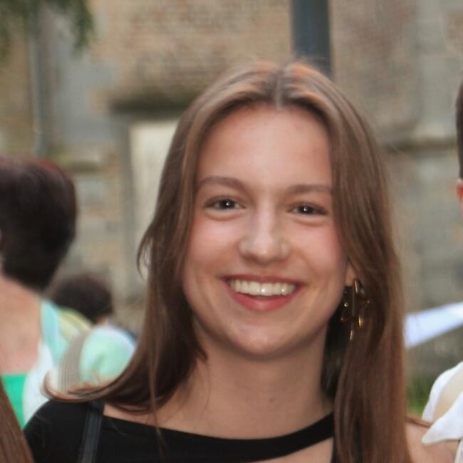 Babysitter in Oostkamp: Jozefien