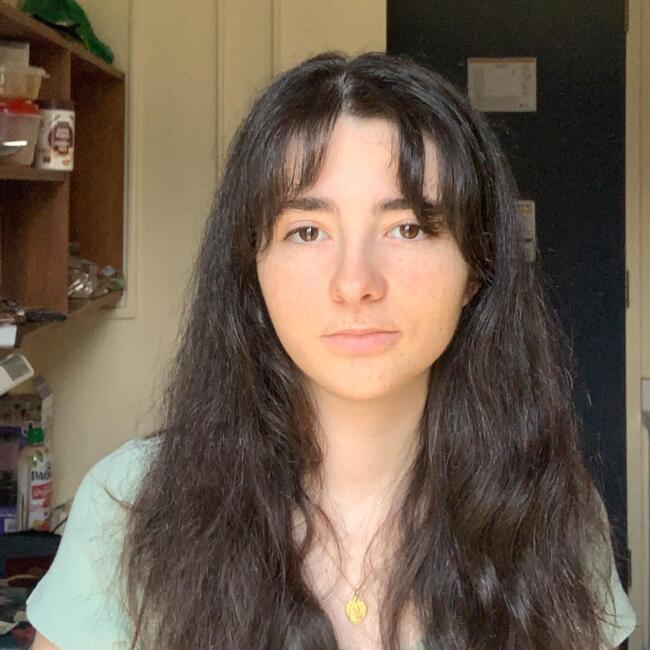 Babysitter in Larribar: Laura