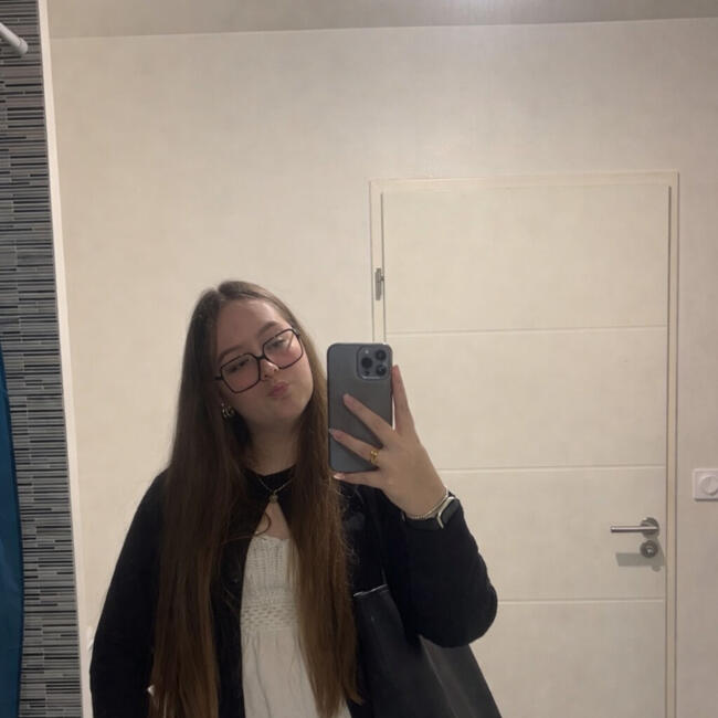 Babysitter in Aucamville: Amy