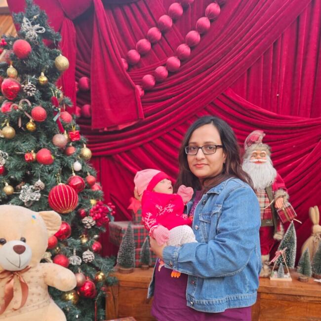 इन्दौर में बेबीसिटिंग की नौकरी: Divyanshi