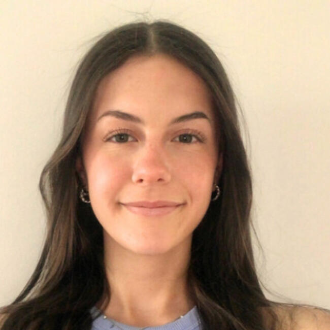 Babysitter in Villanueva de la Cañada: Nora