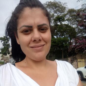Babysitter in Embu das Artes: Simone