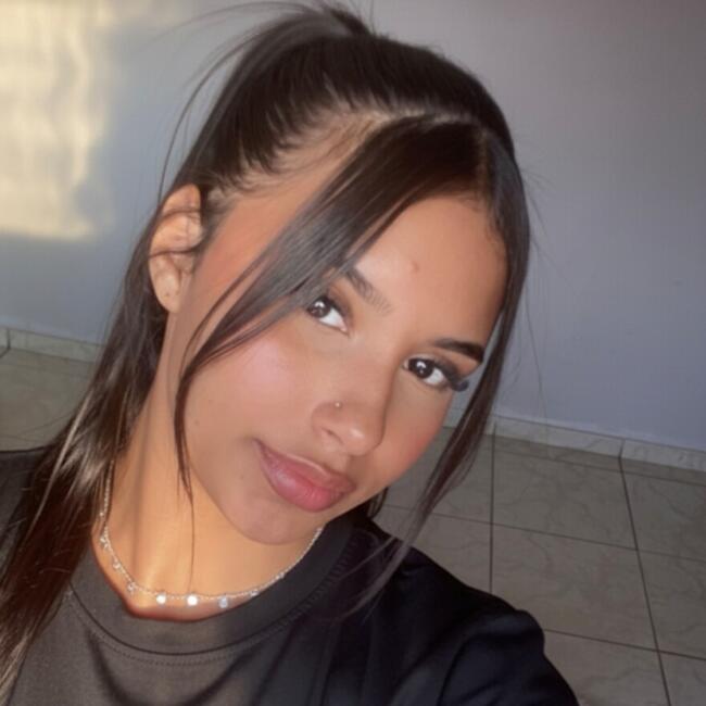 Emprego de babá em Visconde do Rio Branco: Jéssica