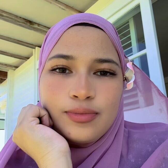 Babysitter in Mitchells Plain: Laaiqah
