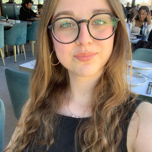 Canguro en Alicante: Joanna