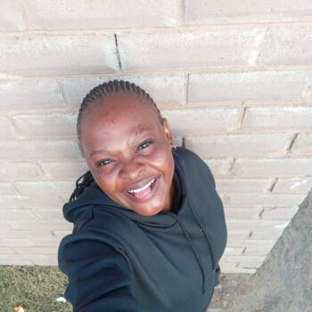 Babysitter in Bloemfontein: Mannuku