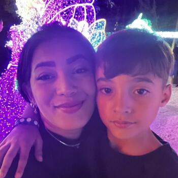 Família Araucária: Larissa