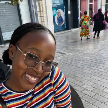 Babysitter in Dijon: Linette Njeri