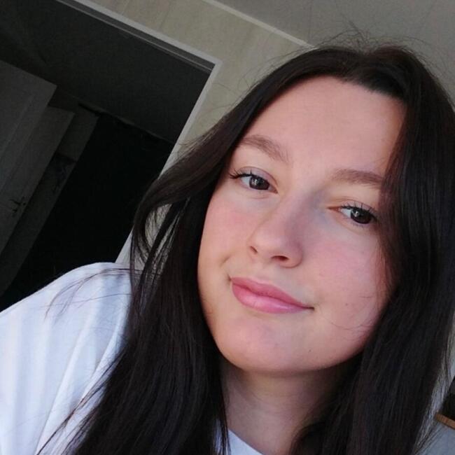 Babysitter in Fréjus: Zoé