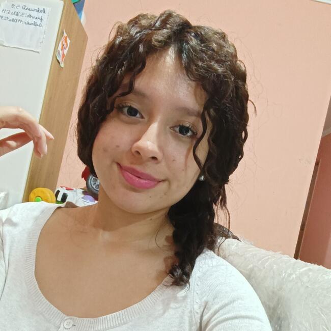 Babysitter in Alto Hospicio: Angie cataleya