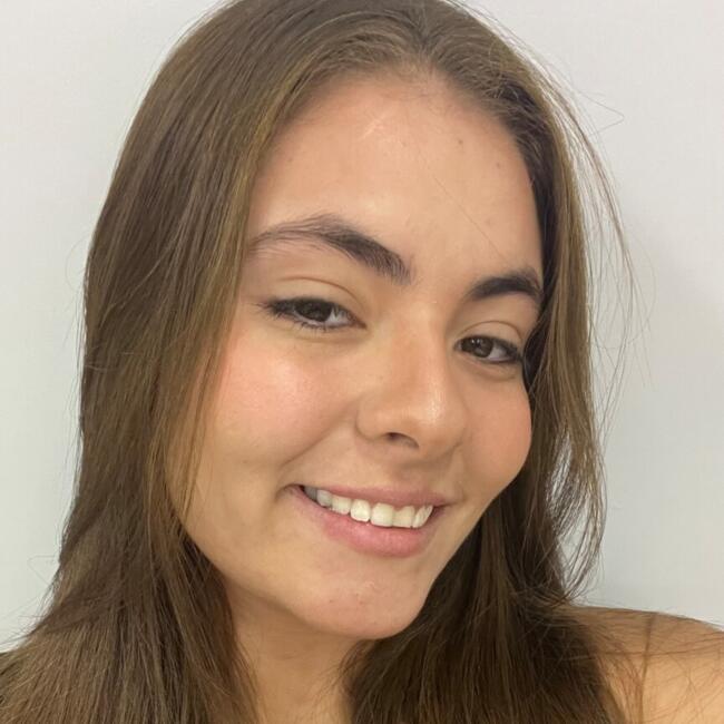 Babysitter in Rio Verde: Thaísa