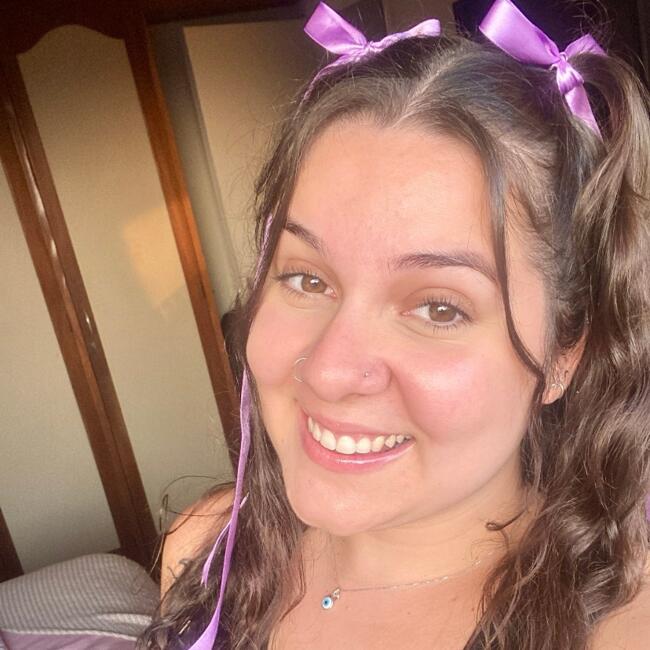 Babysitter in Praia Grande: Nathália