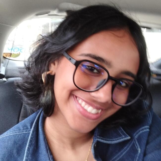 Babysitter in Colombo: Atira
