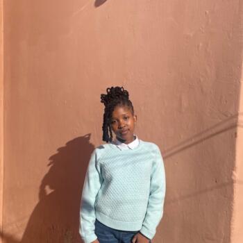 Babysitter in Motherwell: Mihlali
