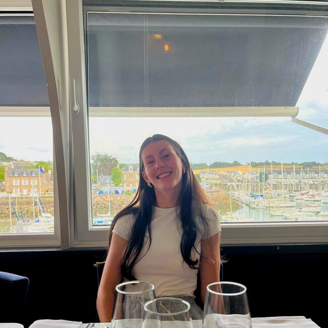 Babysitter in Bruz: Marion