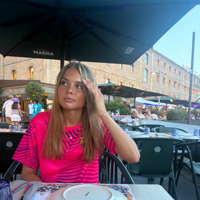 Babysitter in Nyköping: Emma