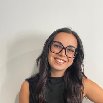 Babysitter in Neuville-sur-Saône: Coline