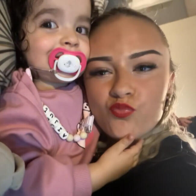 Babysitter in Macau: Paola