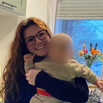 Babysitter in Cesny-Bois-Halbout: Inès