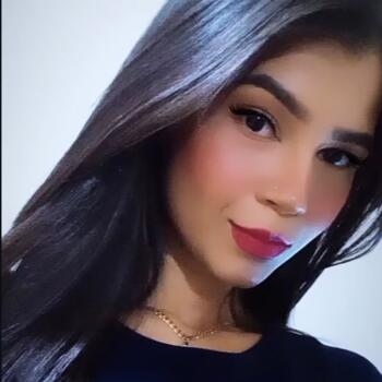 Emprego de babá em Brasília: emprego de babá Bruna