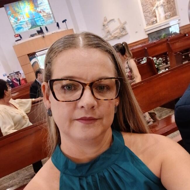 Babá em Londrina: Andréia de Morais Gonçalves