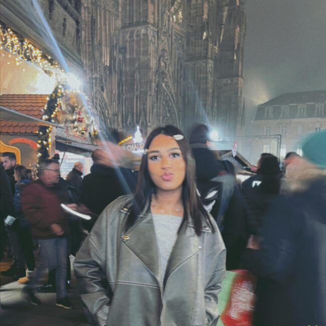 Babysitter in Strasbourg: Djina