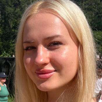 Babysitter in Toronto: Hanna