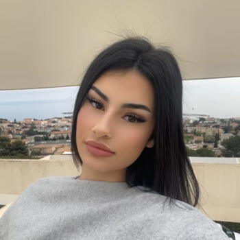 Babysitter Valence: Yasmine