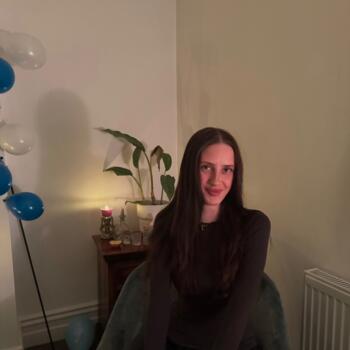 Babysitter in London: Nadia