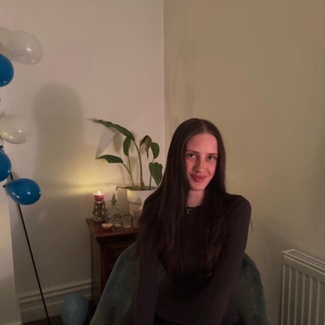 Babysitter in London: Nadia