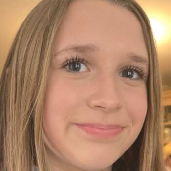 Baby-sitter in Milton: Lily