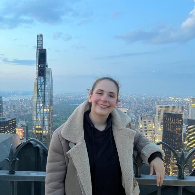 Babysitter in Villeneuve-Loubet: Romy