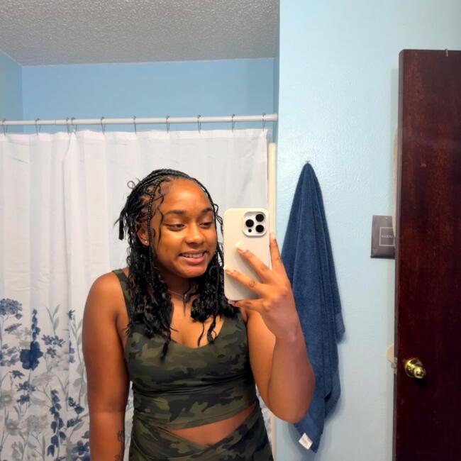 Babysitter in Middletown (Ohio): Lyric