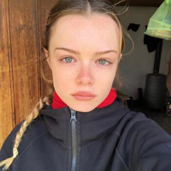 Babysitter in Paris: Louise