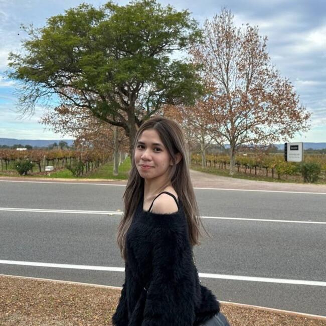 Pengasuh di Singapore Island: Esther