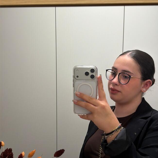 Baby-sitter in Grand-Lancy: Joana