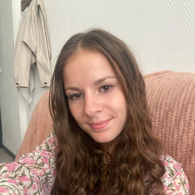 Babysitter in La Roche-sur-Yon: Louise