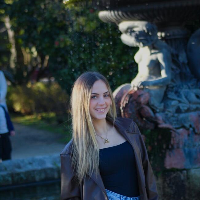 Babysitter in Ferreira: Maria