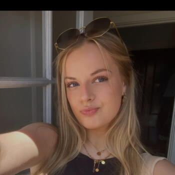 Babysitter in Melbourne: Charlotte