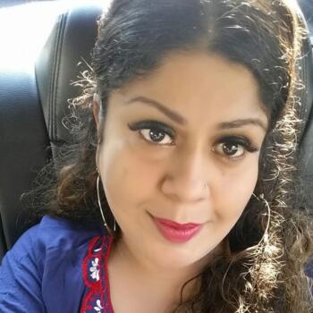 Babysitter in Singapore Island: Joyce