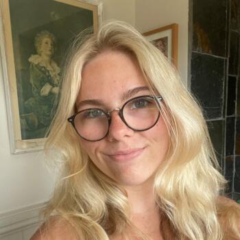 Babysitter Manchester: Maddie