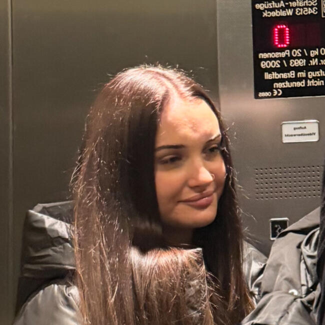 Babysitter in Vellberg: Emely